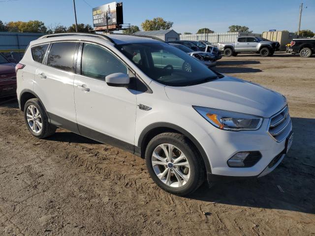 1FMCU9GDXJUA58167 - 2018 FORD ESCAPE SE WHITE photo 4