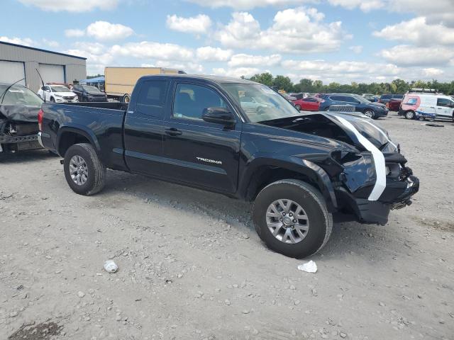 5TFSX5EN3HX049329 - 2017 TOYOTA TACOMA ACCESS CAB Սև լուսանկար 4