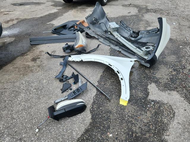 JTMYFREV5JJ734591 - 2018 TOYOTA RAV4 LIMITED თეთრი ფოტო 13