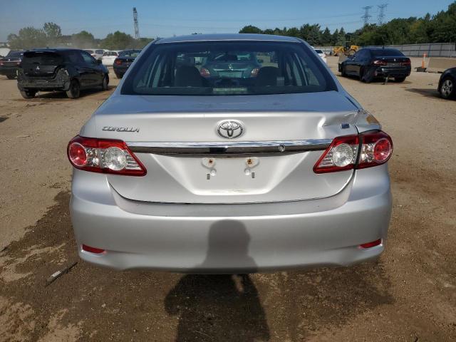 2T1BU4EE4DC090306 - 2013 TOYOTA COROLLA BASE Gümüş fotoğraf 6