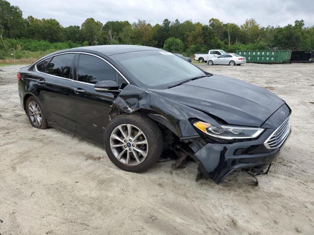 3FA6P0HD3HR366212 - 2017 FORD FUSION SE BLACK photo 4