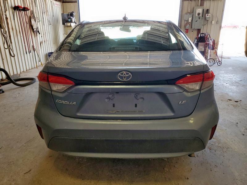 5YFEPMAEXNP275245 - 2022 TOYOTA COROLLA LE GRAY photo 6