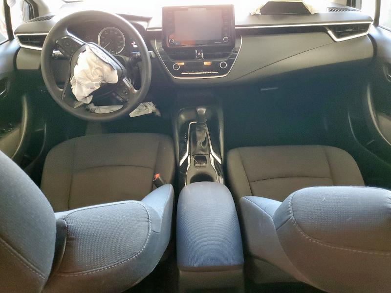 5YFEPMAEXNP275245 - 2022 TOYOTA COROLLA LE GRAY photo 8