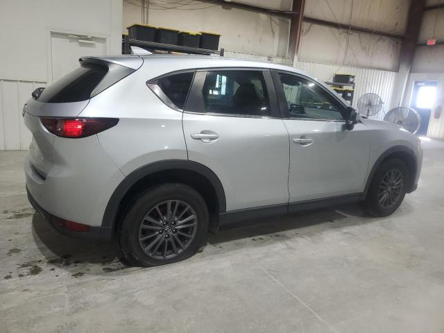 JM3KFACM9L0772455 - 2020 MAZDA CX-5 TOURING 银色 照片 3