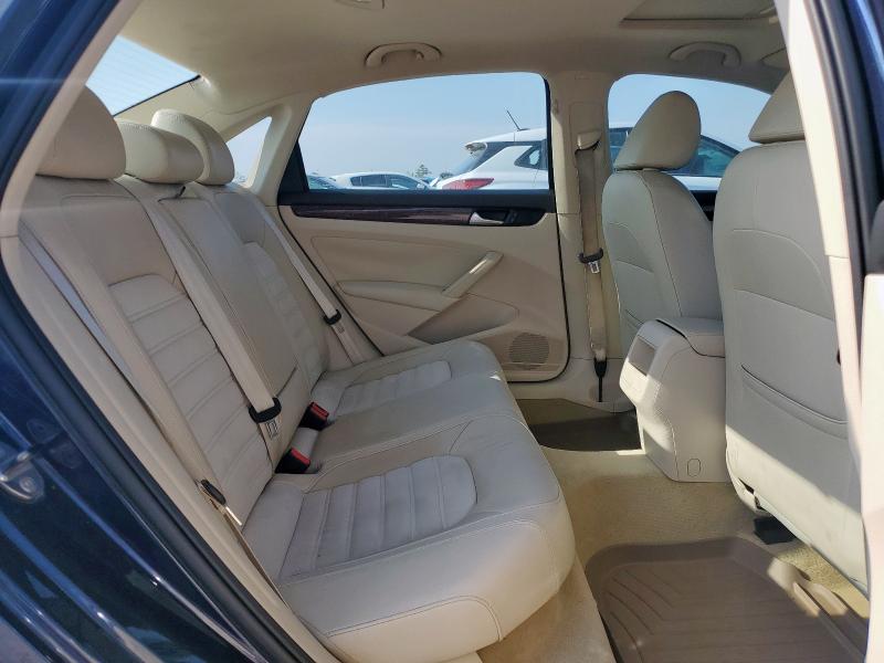 1VWCN7A37CC043458 - 2012 VOLKSWAGEN PASSAT SEL BLUE photo 11