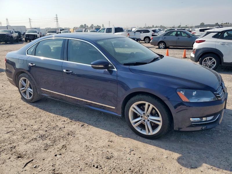 1VWCN7A37CC043458 - 2012 VOLKSWAGEN PASSAT SEL BLUE photo 4