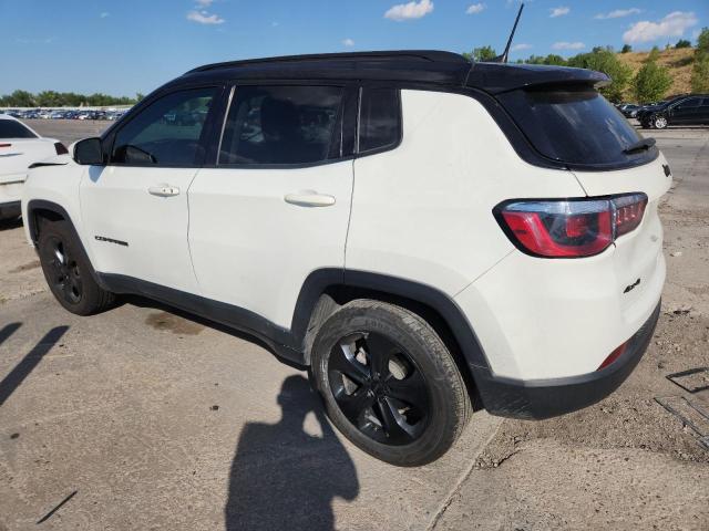 3C4NJDBB2JT394386 - 2018 JEEP COMPASS LATITUDE أبيض صورة 2