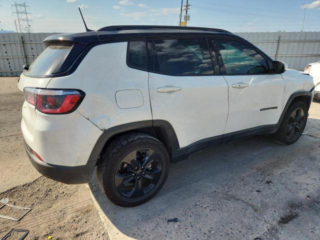 3C4NJDBB2JT394386 - 2018 JEEP COMPASS LATITUDE أبيض صورة 3