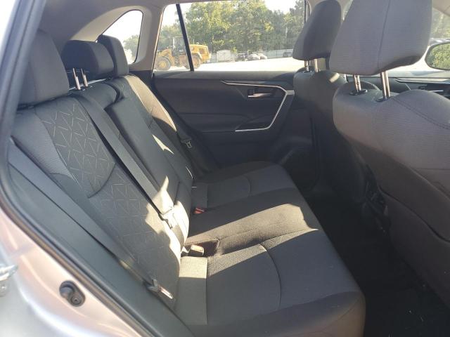 2T3P1RFV1MW225421 - 2021 TOYOTA RAV4 XLE SILVER photo 11