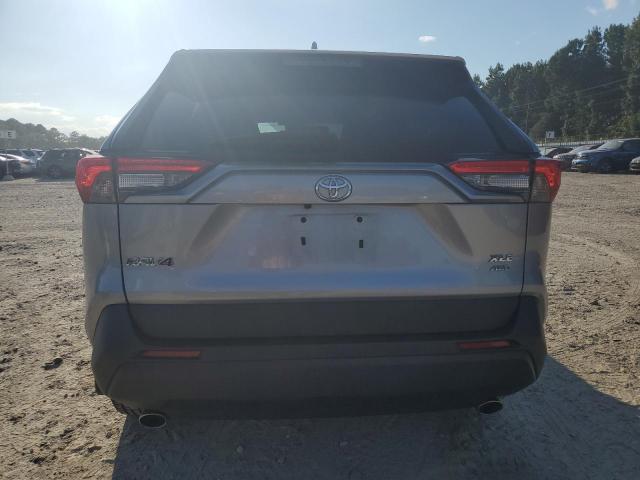 2T3P1RFV1MW225421 - 2021 TOYOTA RAV4 XLE SILVER photo 6