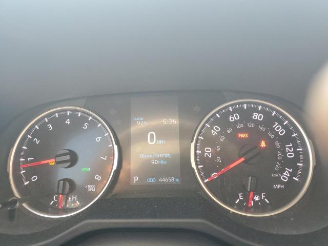 2T3P1RFV1MW225421 - 2021 TOYOTA RAV4 XLE SILVER photo 9