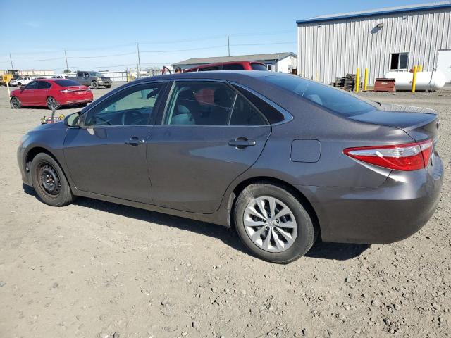 4T1BF1FK7GU526212 - 2016 TOYOTA CAMRY LE GRAY photo 2