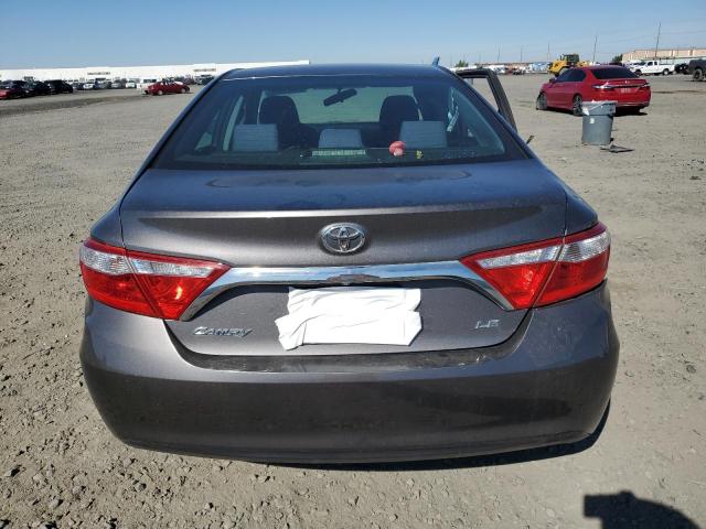 4T1BF1FK7GU526212 - 2016 TOYOTA CAMRY LE GRAY photo 6