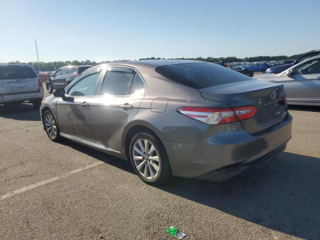 4T1B11HKXJU103630 - 2018 TOYOTA CAMRY L ნაცრისფერი ფოტო 2