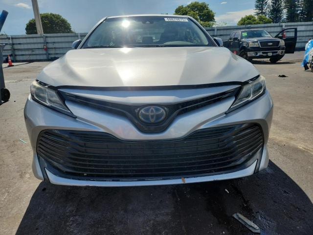 4T1B31HK3KU514041 - 2019 TOYOTA CAMRY LE SILVER photo 5