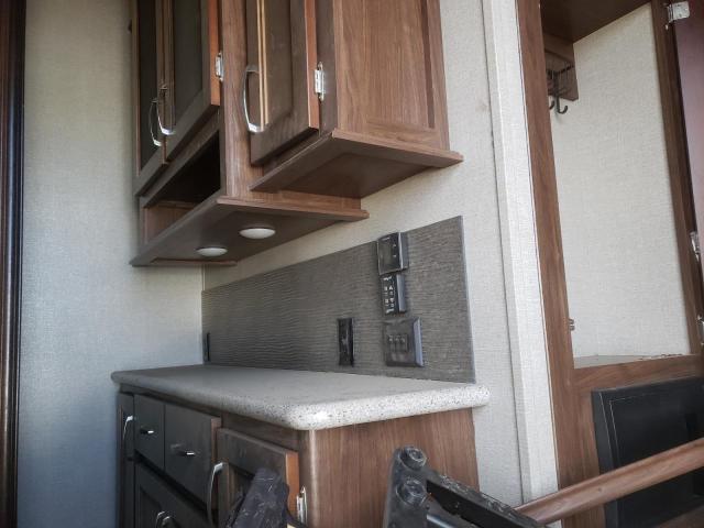 4YDF30525HA742599 - 2017 KEYSTONE MONTANA 米色 照片 5