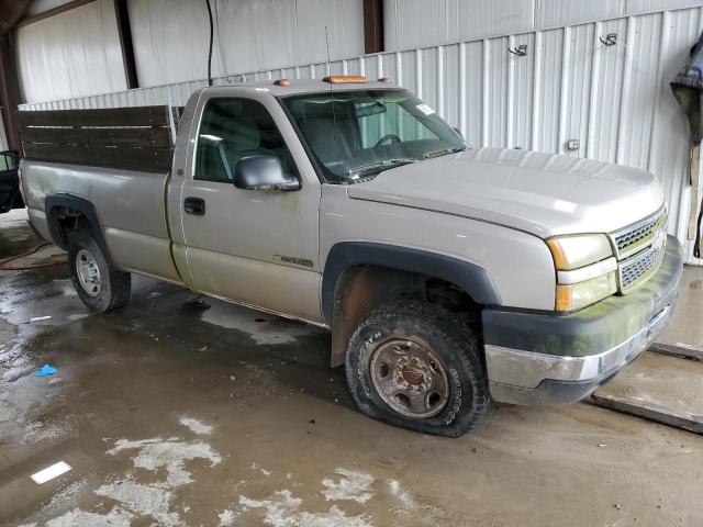 1GCHK24U65E335229 - 2005 CHEVROLET SILVERADO K2500 HEAVY DUTY BEIGE photo 4