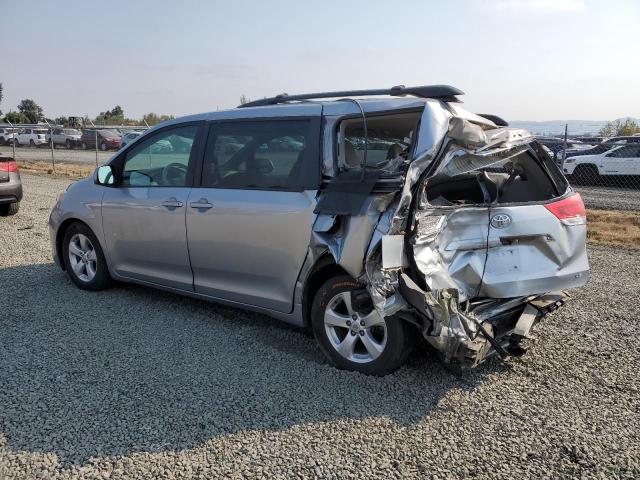 5TDKK3DC4DS378429 - 2013 TOYOTA SIENNA LE GRAY photo 2