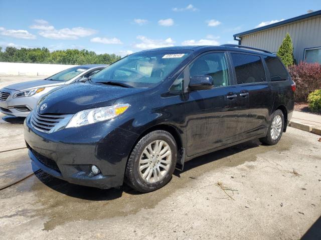 2017 TOYOTA SIENNA XLE, 