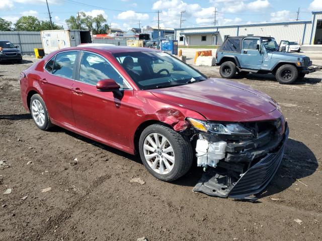 4T1B11HK9JU556489 - 2018 TOYOTA CAMRY L RED photo 4