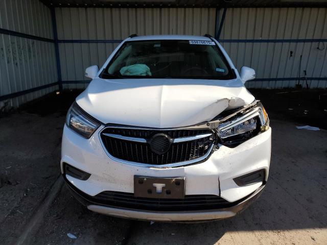 KL4CJASB1JB621763 - 2018 BUICK ENCORE PREFERRED WHITE photo 5