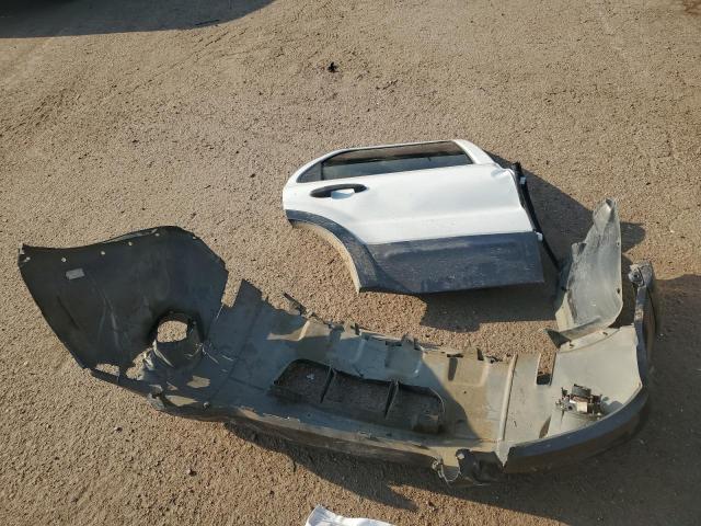 1FMCU93115KB03946 - 2005 FORD ESCAPE XLT WHITE photo 12