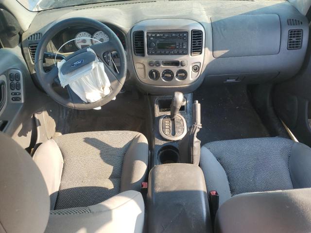 1FMCU93115KB03946 - 2005 FORD ESCAPE XLT WHITE photo 8