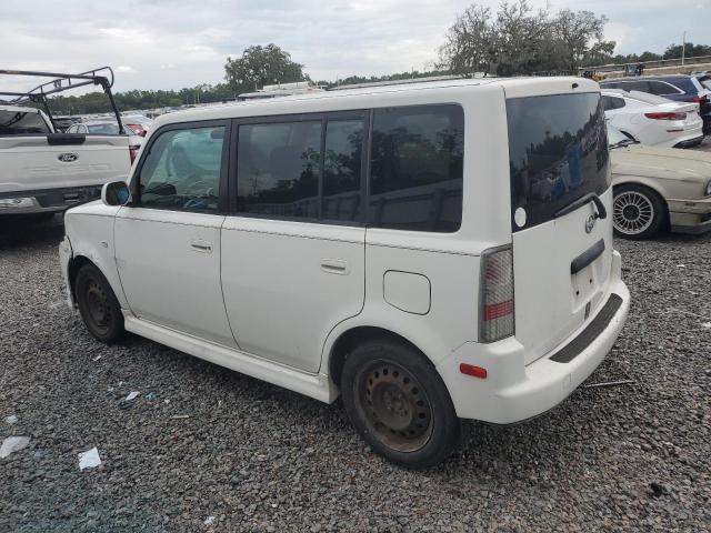JTLKT324564096733 - 2006 TOYOTA SCION XB WHITE photo 2