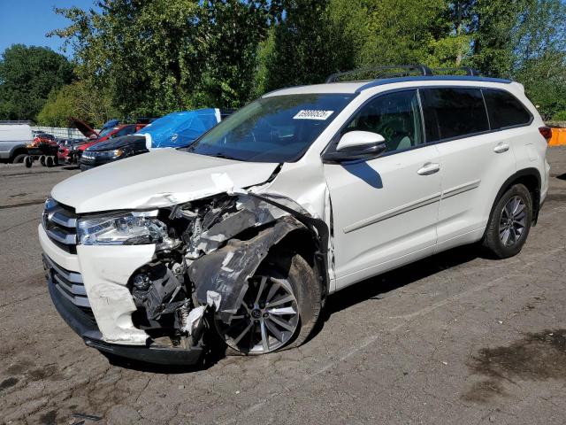 2017 TOYOTA HIGHLANDER SE, 