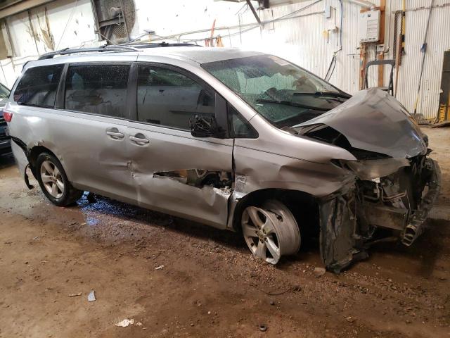 5TDKK3DC5FS542158 - 2015 TOYOTA SIENNA LE SILVER photo 4