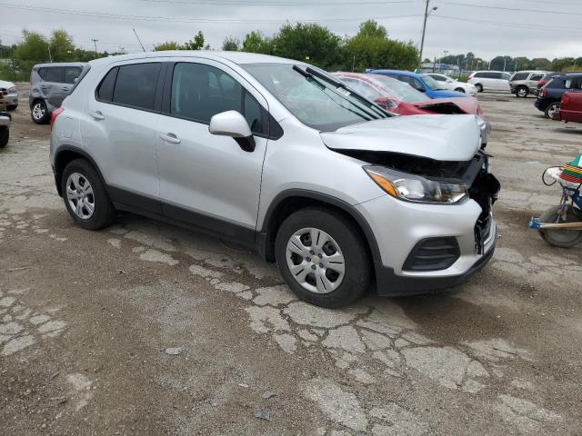 3GNCJKSB4KL185526 - 2019 CHEVROLET TRAX LS SILVER photo 4