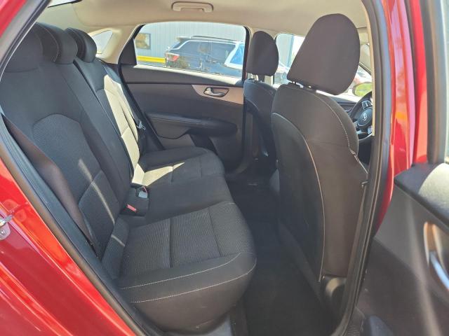 3KPF24AD1KE108635 - 2019 KIA FORTE FE Rot Foto 10