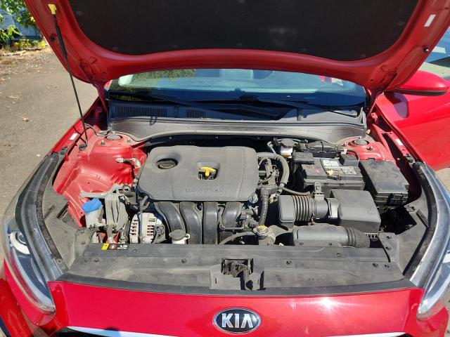 3KPF24AD1KE108635 - 2019 KIA FORTE FE Rot Foto 11