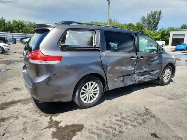 5TDYK3DC8CS274048 - 2012 TOYOTA SIENNA XLE GRAY photo 3