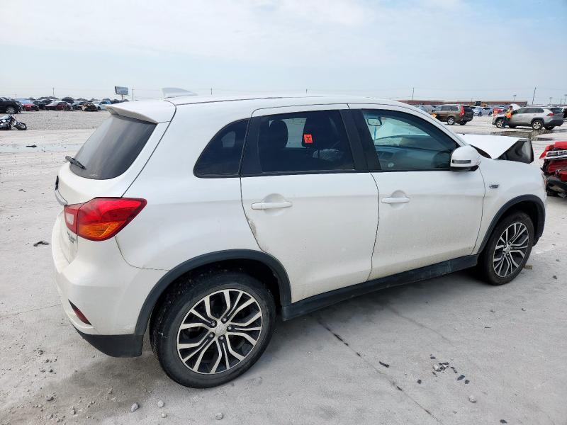 JA4AR3AU8KU010889 - 2019 MITSUBISHI OUTLANDER ES Weiß Foto 3