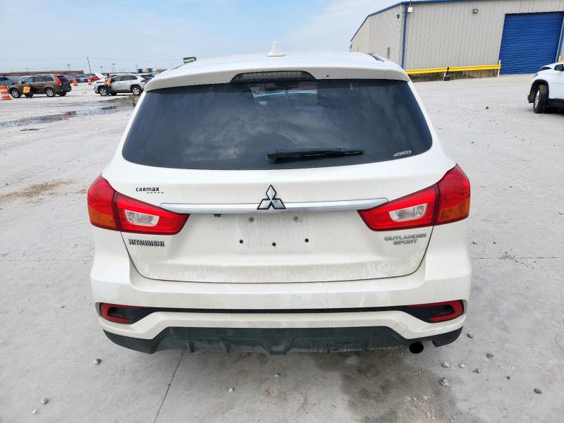 JA4AR3AU8KU010889 - 2019 MITSUBISHI OUTLANDER ES Weiß Foto 6
