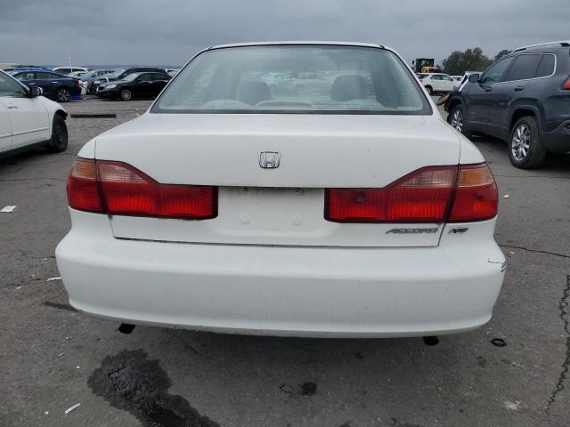 1HGCG1641YA046145 - 2000 HONDA ACCORD LX WHITE photo 6