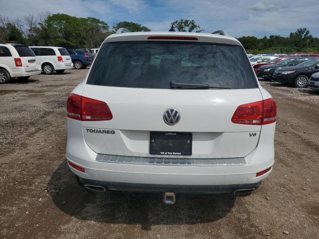 WVGEF9BP7DD005211 - 2013 VOLKSWAGEN TOUAREG V6 WHITE photo 6