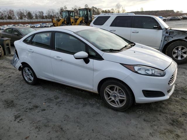 3FADP4BJXKM161102 - 2019 FORD FIESTA SE WHITE photo 4