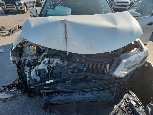 5N1AT2MV5JC837335 - 2018 NISSAN ROGUE S WHITE photo 12