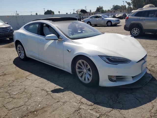 5YJSA1E17HF204837 - 2017 TESLA MODEL S WHITE photo 4
