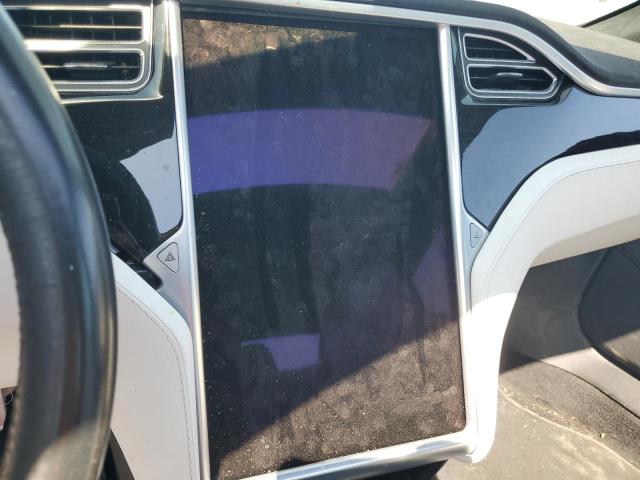 5YJSA1E17HF204837 - 2017 TESLA MODEL S WHITE photo 9