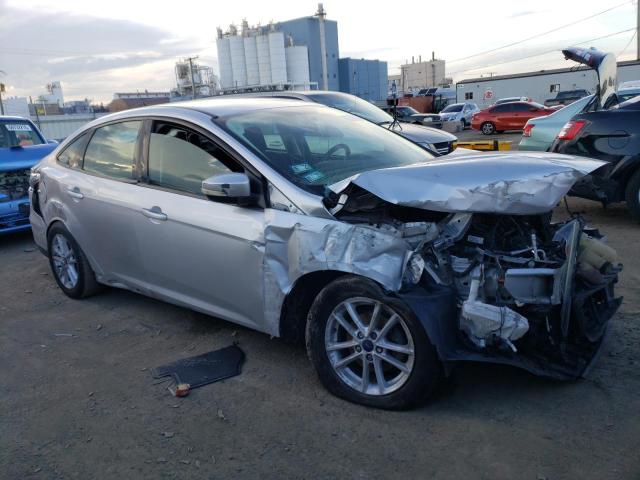 1FADP3F28GL355259 - 2016 FORD FOCUS SE SILVER photo 4