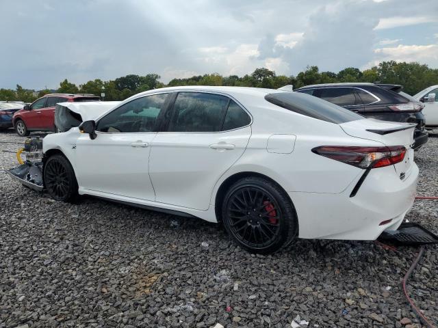 4T1G11AK4RU206411 - 2024 TOYOTA CAMRY SE NIGHT SHADE WHITE photo 2