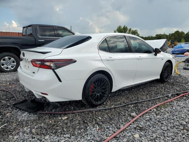 4T1G11AK4RU206411 - 2024 TOYOTA CAMRY SE NIGHT SHADE WHITE photo 3