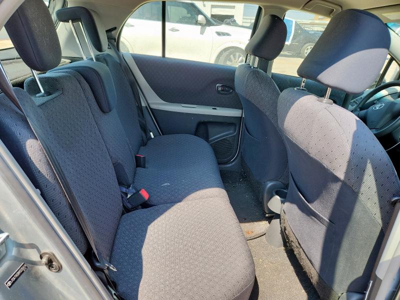 JTDKT903895235874 - 2009 TOYOTA YARIS SILVER photo 10
