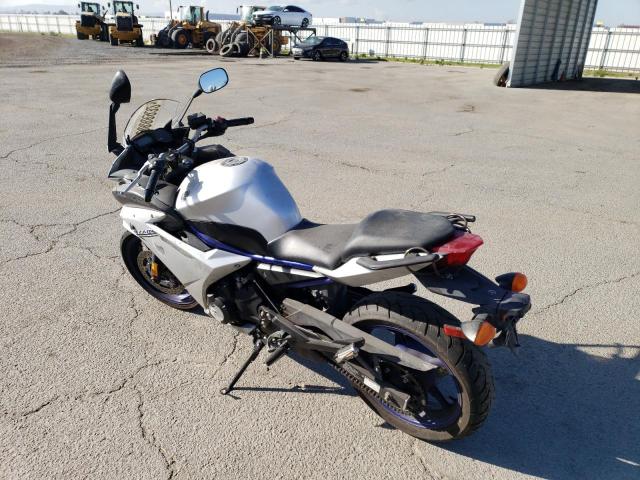 JYARJ18Y1HA003415 - 2017 YAMAHA FZ6 RC TWO TONE photo 3