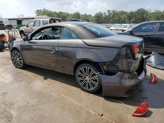 WVWFW8AH7FV002089 - 2015 VOLKSWAGEN EOS LUX 石墨色 照片 2