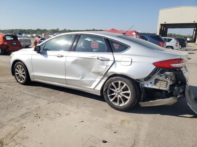 3FA6P0H7XHR149136 - 2017 FORD FUSION SE SILVER photo 2