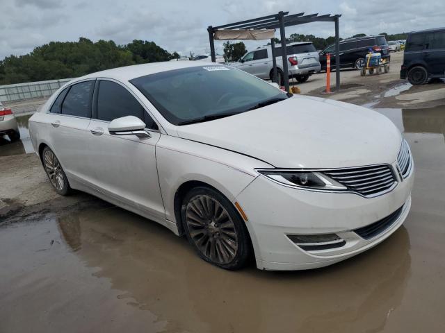3LN6L2G95DR809478 - 2013 LINCOLN MKZ WHITE photo 4